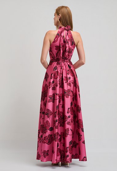 Floral maxi αμπιγιέ φόρεμα με halter λαιμό και δέσιμο