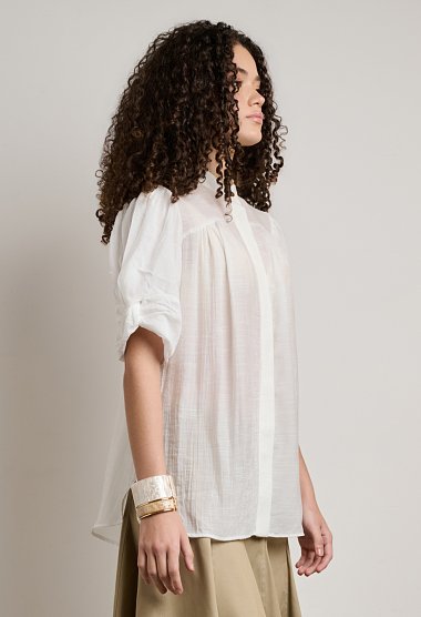 Shirt with puff sleeves