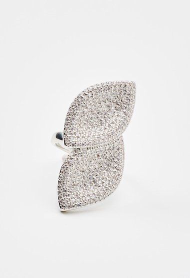 Leaf-design ring with rhinestones