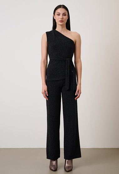 One-shoulder top with belt
