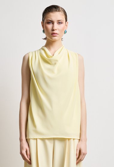 Μπλούζα με draped λαιμόκοψη