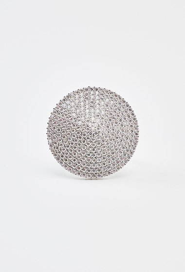 Round ring with rhinestones