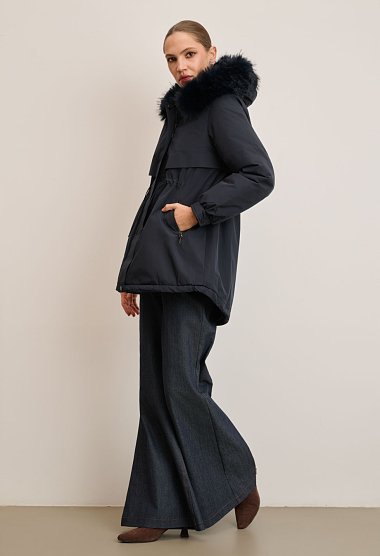 Short jacket with hood and faux fur