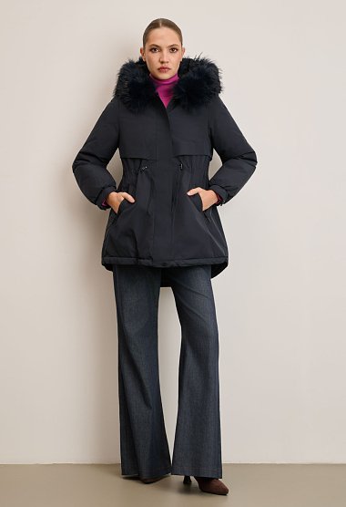 Short jacket with hood and faux fur