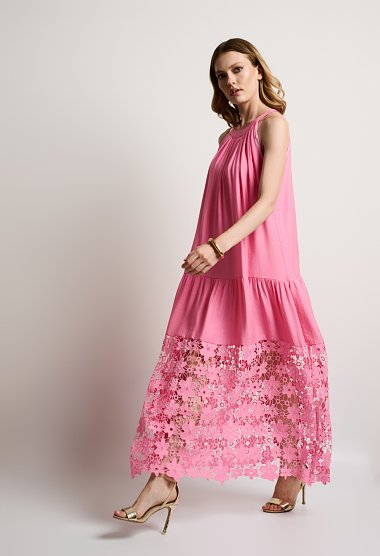 Maxi φόρεμα halter με δαντελένιο τελείωμα