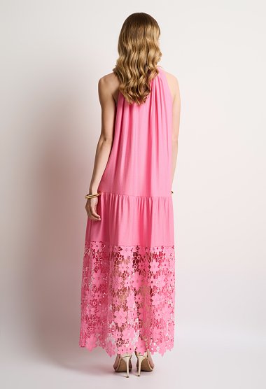 Maxi φόρεμα halter με δαντελένιο τελείωμα