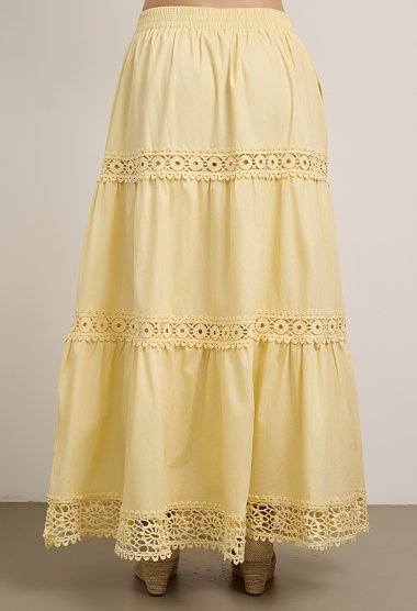 Maxi skirt with lace details
