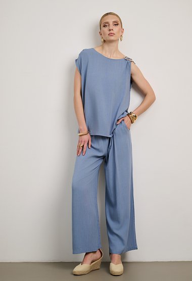 Sleeveless top set with metallic detail and wide-leg trousers