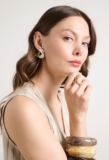 Ring with a spiral design