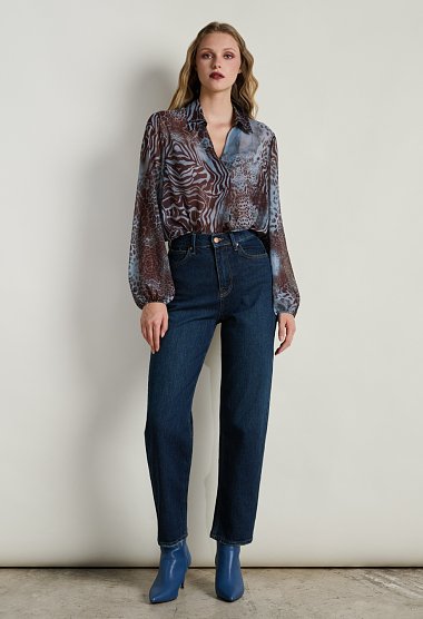 Straight leg jeans.