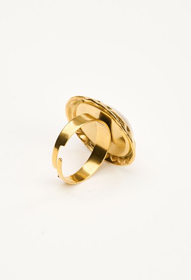 Oval ring with white stone