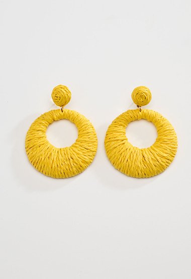 Στρογγυλά σκουλαρίκια από raffia