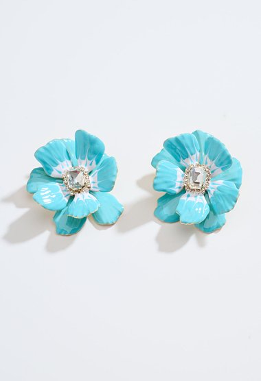 Flower earrings with stone detail