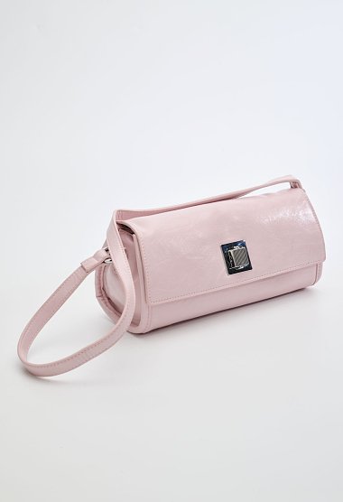 Pink shoulder bag with metal clasp