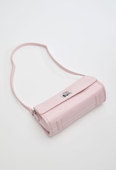 Pink shoulder bag with metal clasp