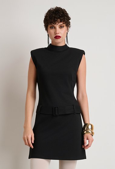 Short dress with belt