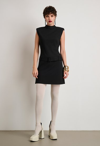 Short dress with belt