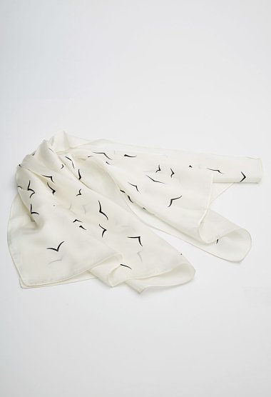 Minimal print scarf