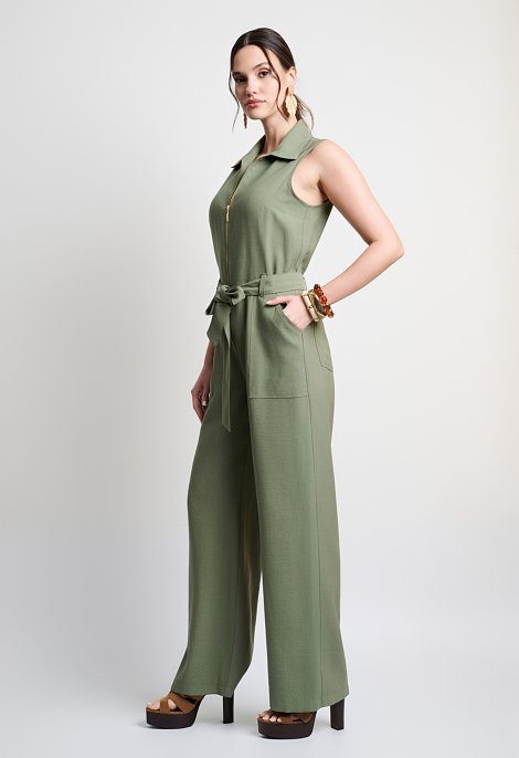 Sleeveless jumpsuit with zipper
