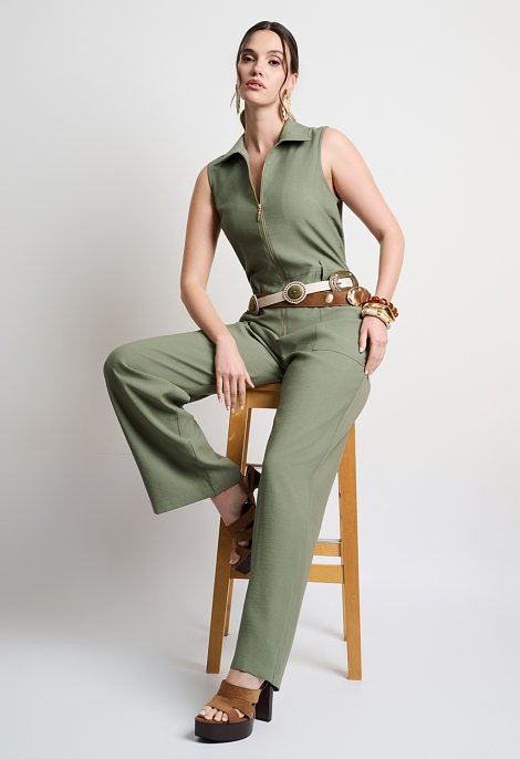 Sleeveless jumpsuit with zipper