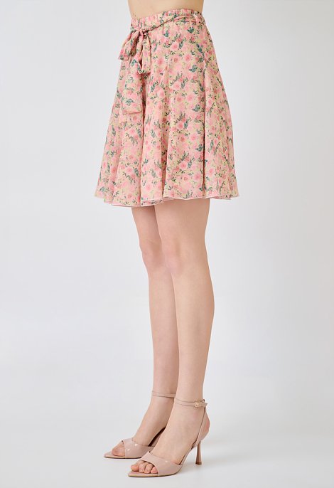 Floral mini skirt with a waist belt