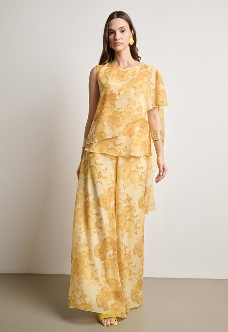 Floral σετ με ασύμμετρο top και παντελόνα