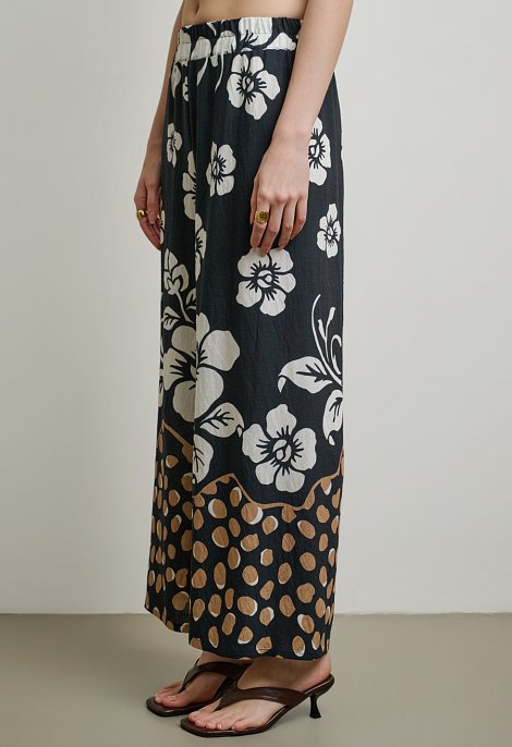 Σετ μπλούζα και παντελόνα σε floral print