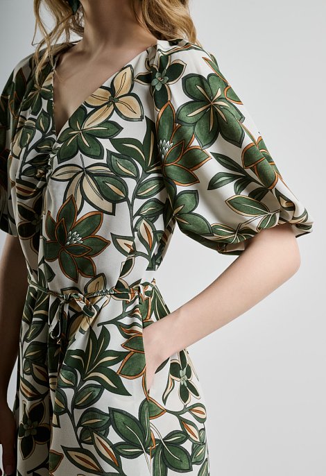 Short dress with a floral pattern.