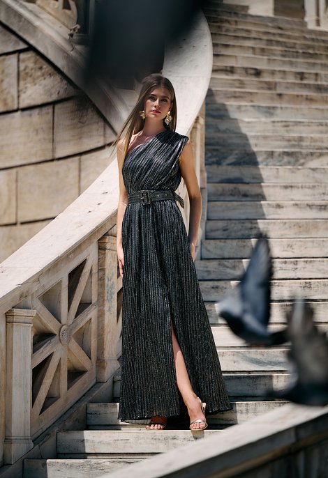 Long one-shoulder dress