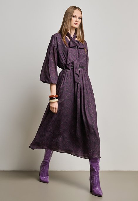 Long printed dress with belt