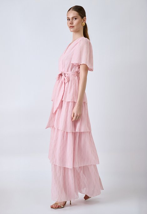 Maxi dress with ruffles and a belt