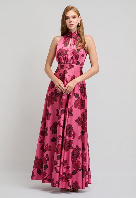 Floral maxi αμπιγιέ φόρεμα με halter λαιμό και δέσιμο