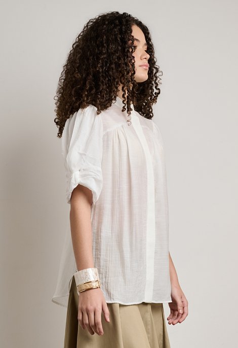 Shirt with puff sleeves