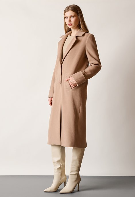 Long coat with buttons and classic collar