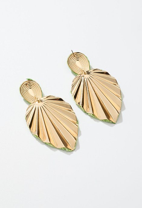 Raffia leaf-shaped earrings