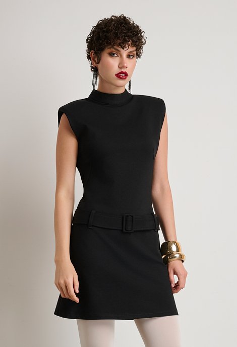 Short dress with belt