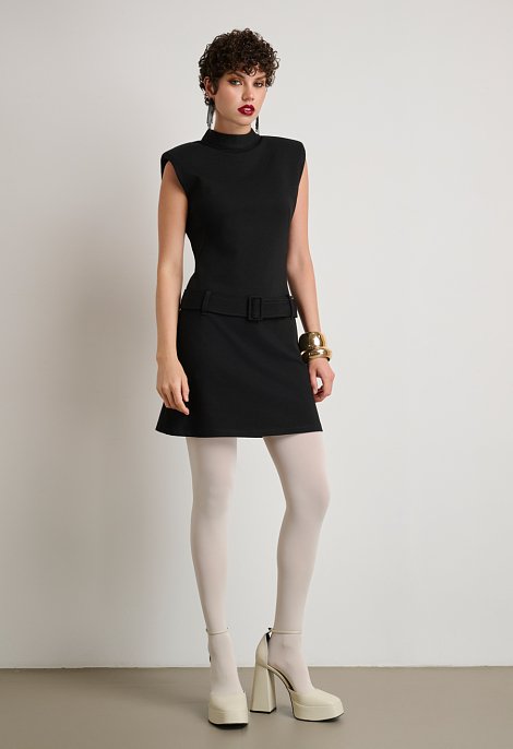 Short dress with belt
