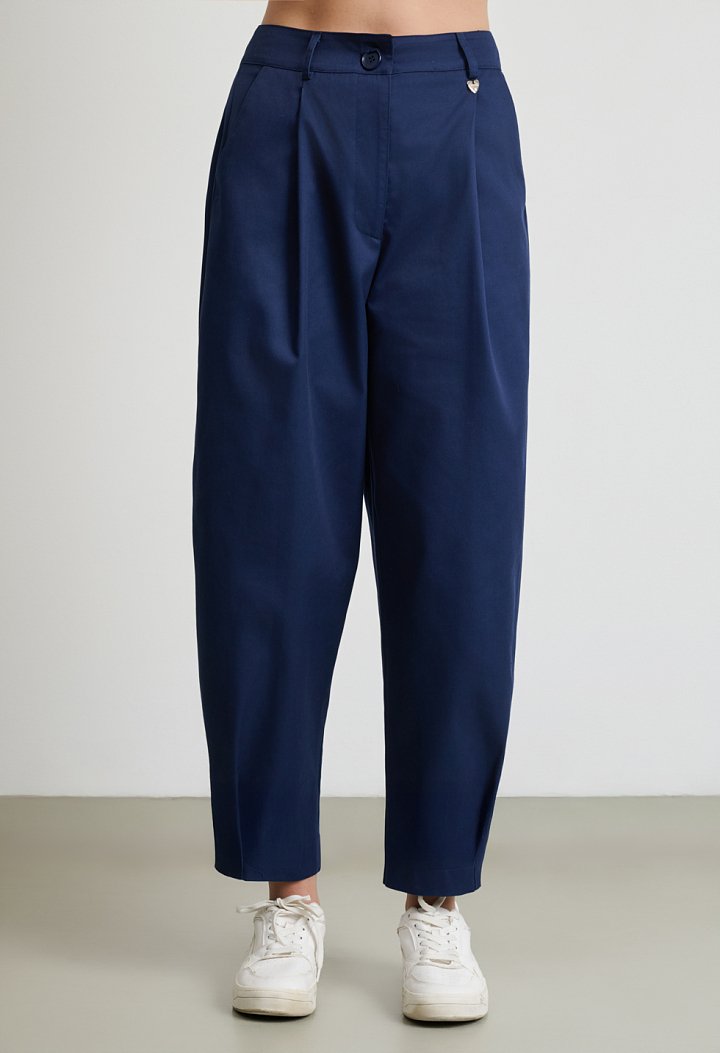Relaxed-fit pleated trousers