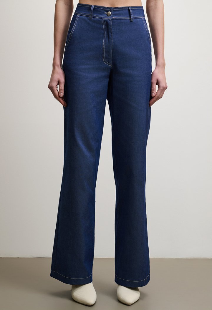 Ψηλόμεσο παντελόνι denim σε ίσια γραμμή