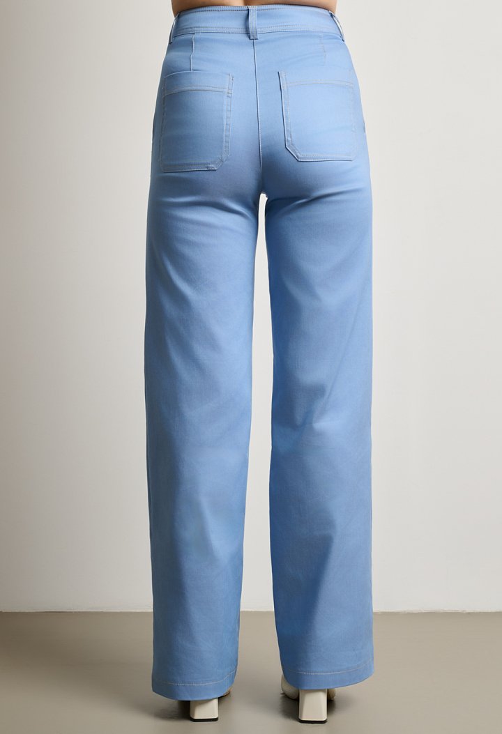 Ψηλόμεσο παντελόνι denim σε ίσια γραμμή