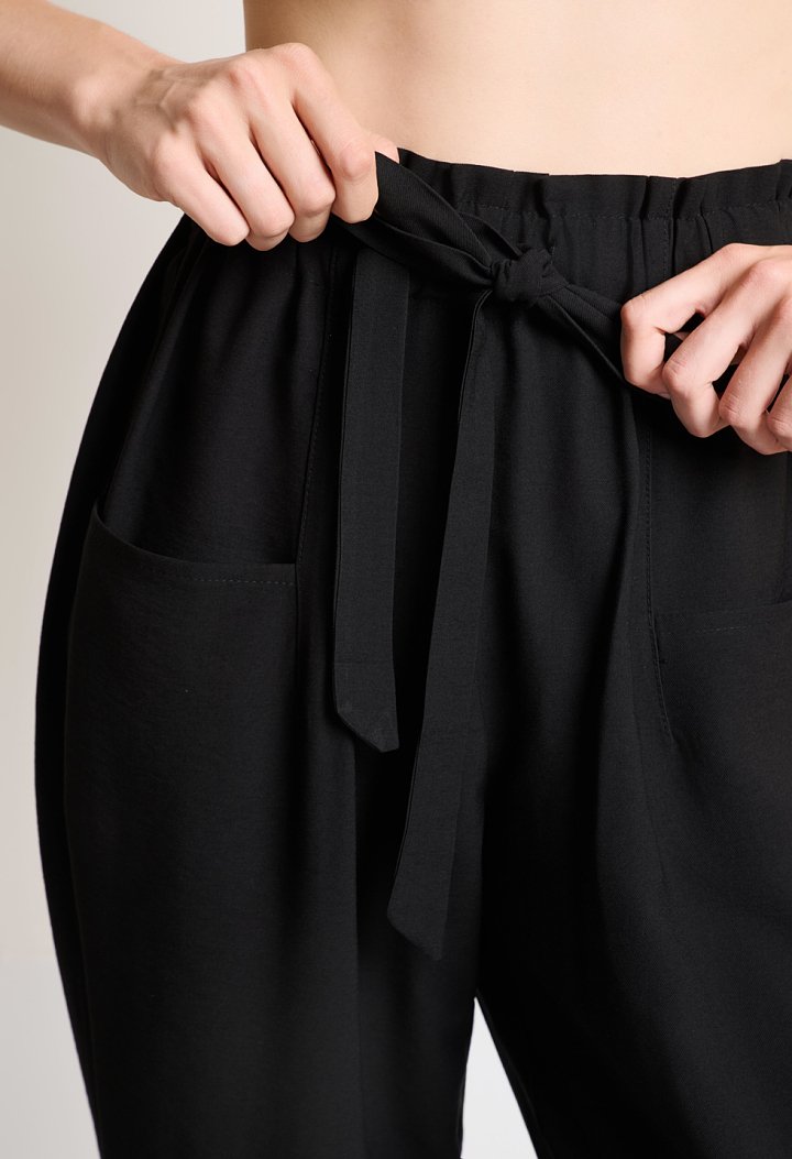 Pants with elastic waistband and belt