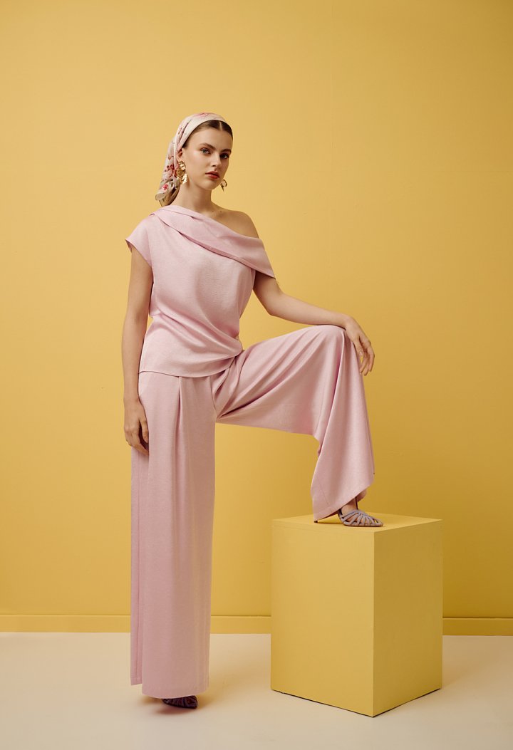 High-waisted wide-leg trousers