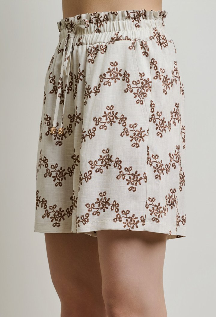 Σορτς με λάστιχο στη μέση και floral print