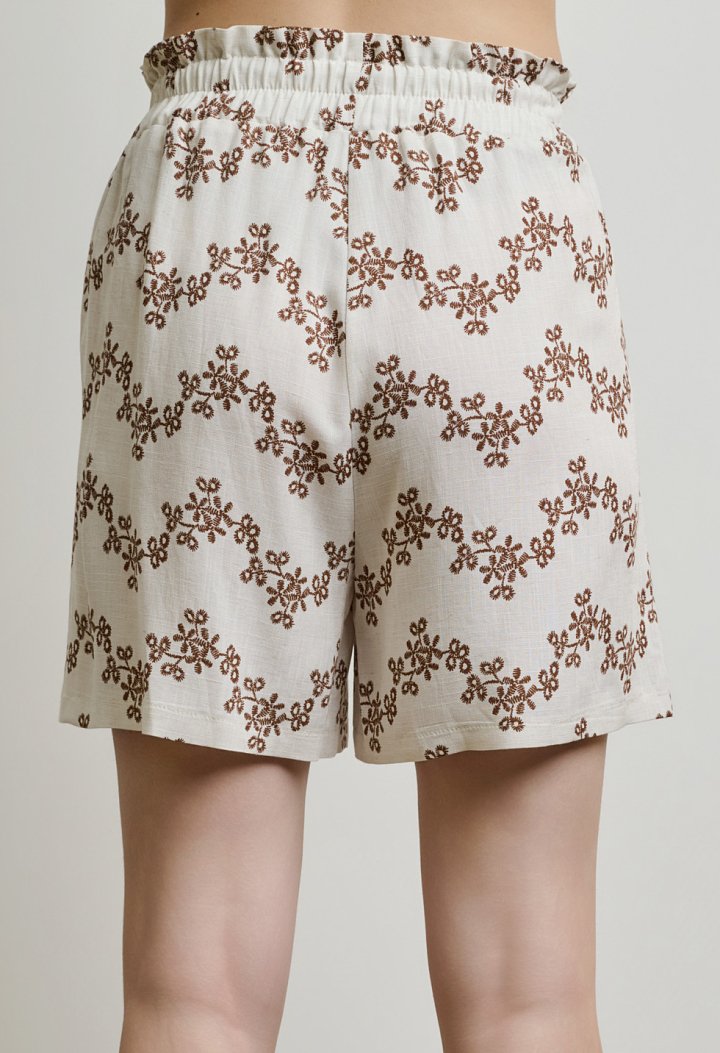 Σορτς με λάστιχο στη μέση και floral print