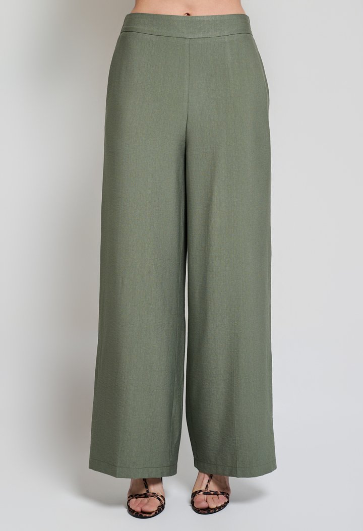 Wide-leg trousers with an elastic waistband