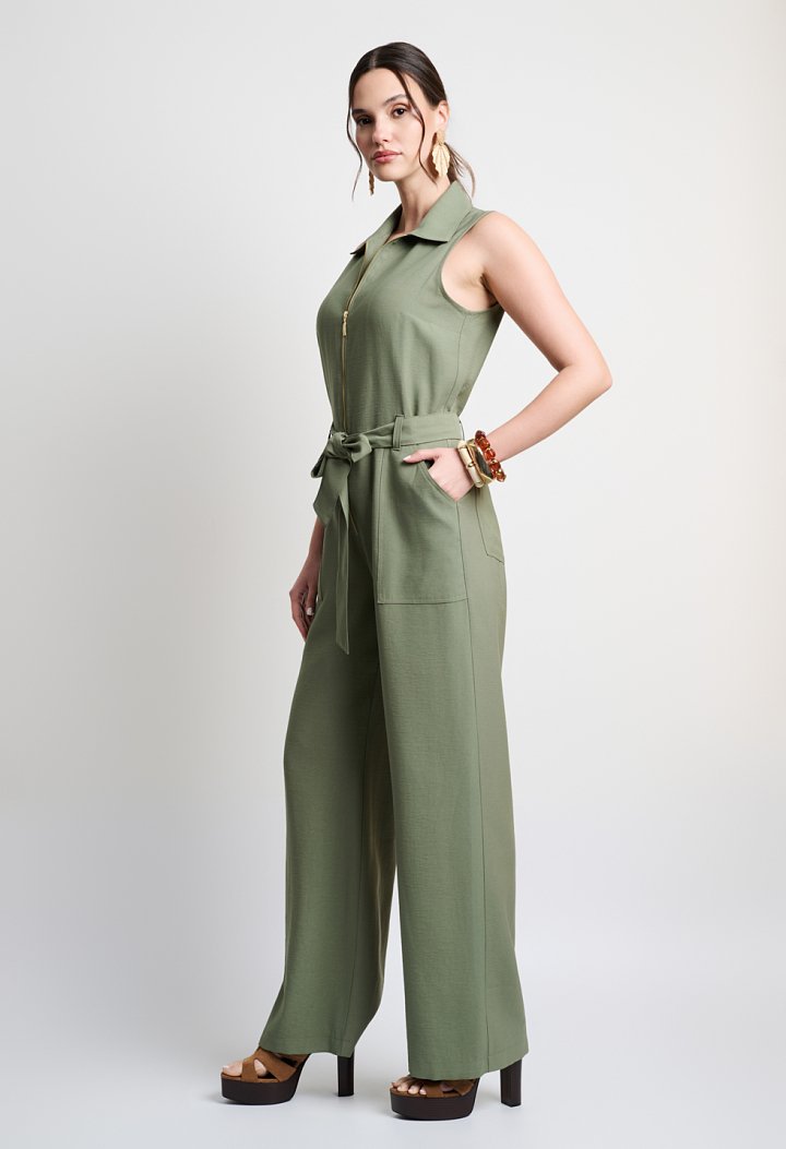 Sleeveless jumpsuit with zipper