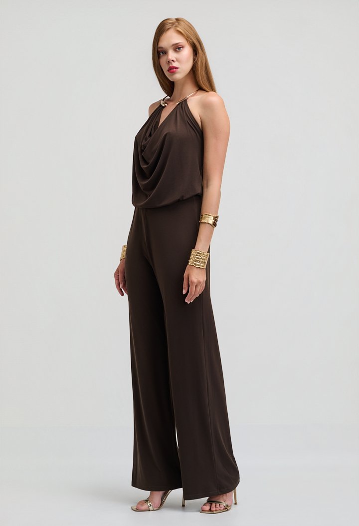 Elegant halter jumpsuit με μεταλλική λεπτομέρεια