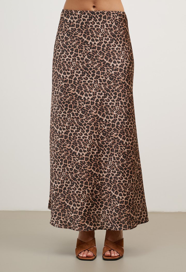Long skirt in animal print