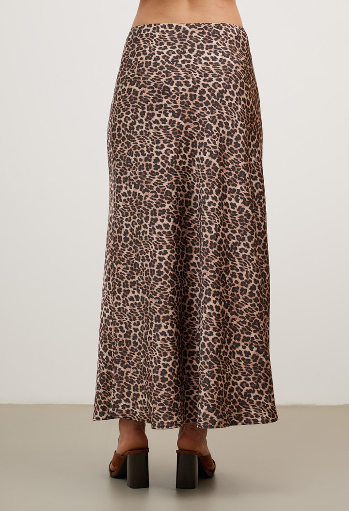 Long skirt in animal print