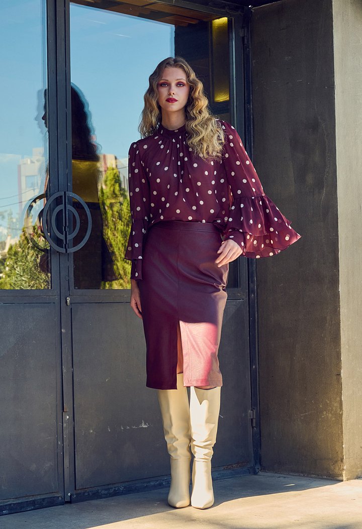 Midi skirt with slit